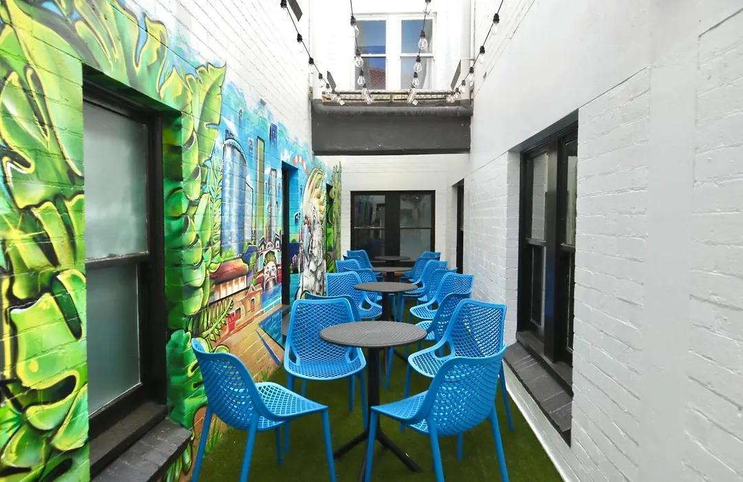 Ritz For Backpackers-1